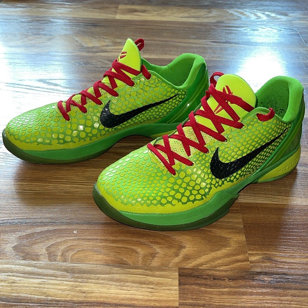 Men’s size 12 Kobe 6 Grinch sneakers